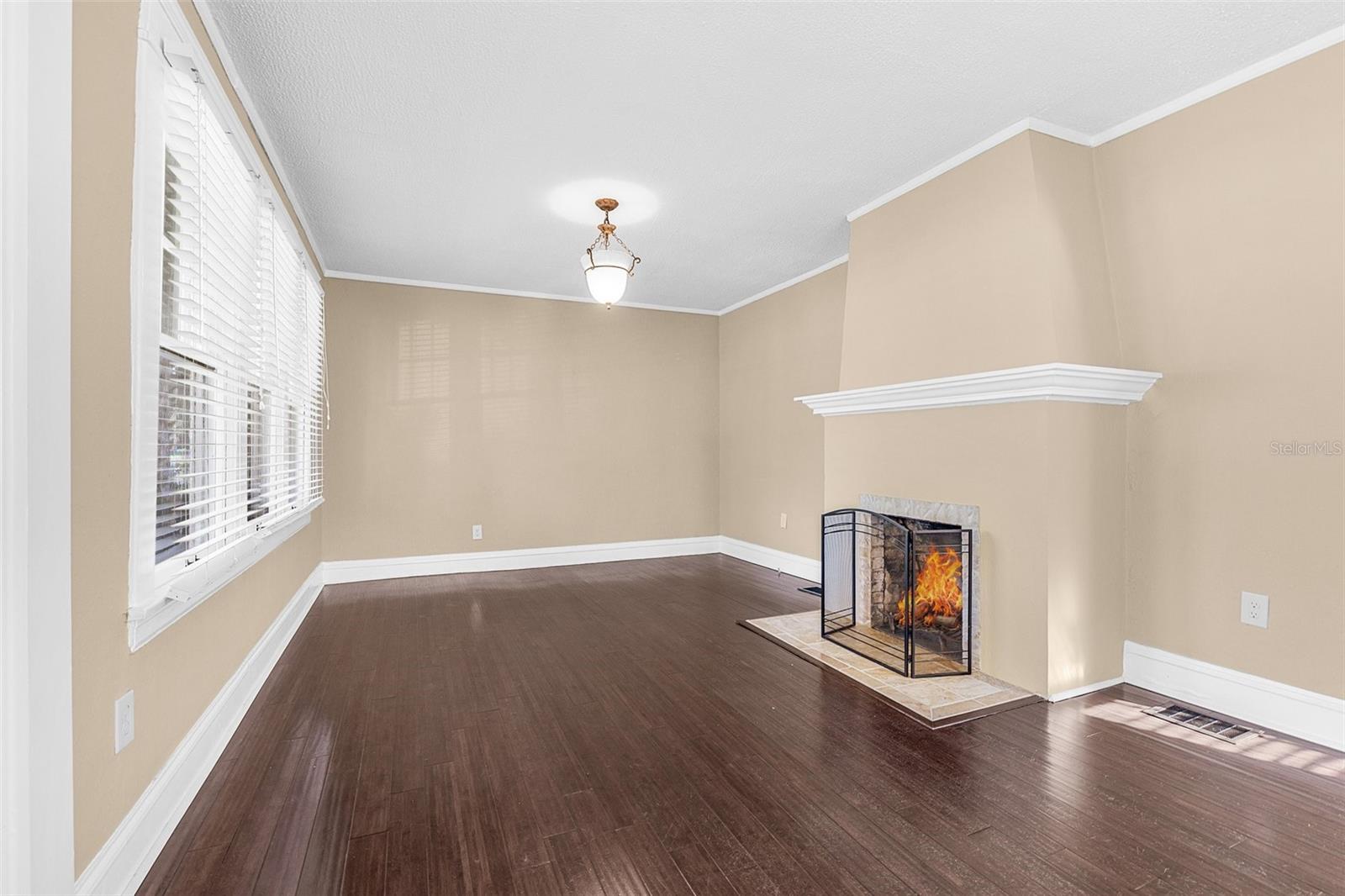 Listing photo id 6 for 2628 2nd Avenue N