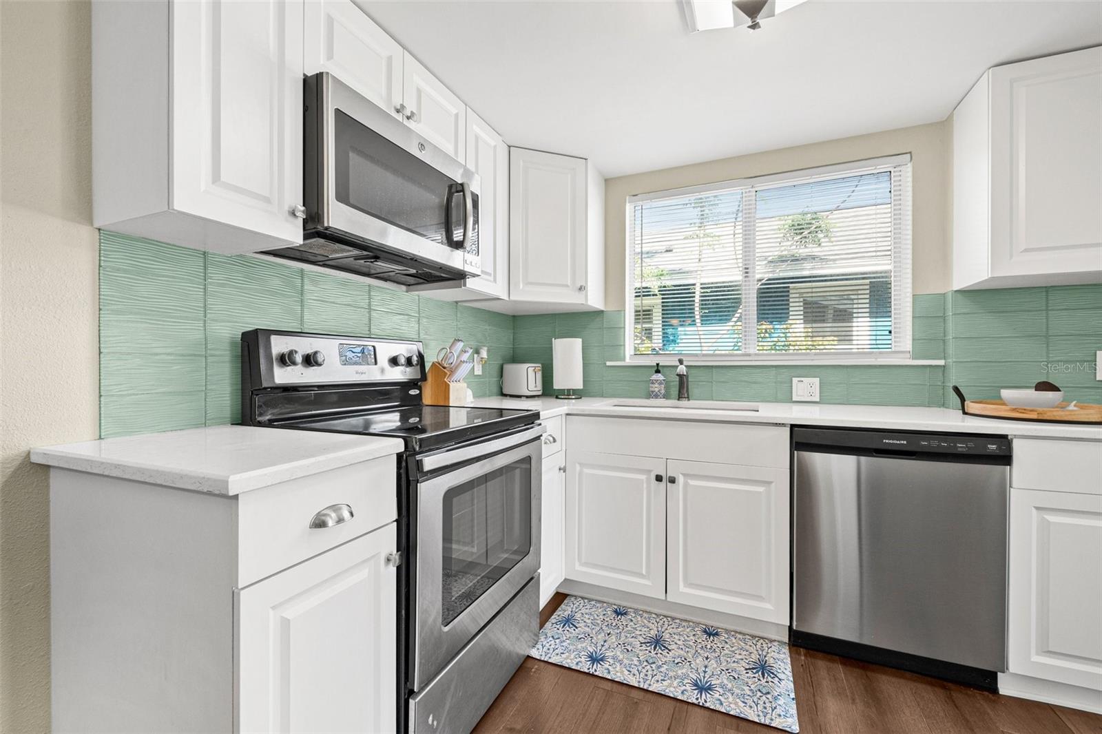 Image 14 of 29 For 2710 2nd Avenue N