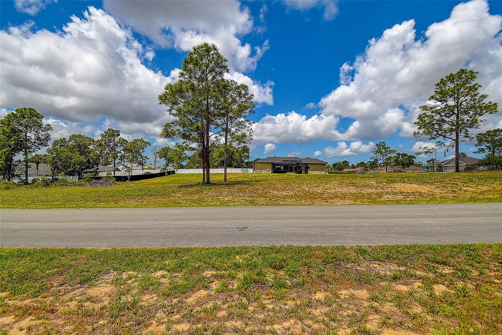 Listing photo id 3 for 13270 Lauren Drive