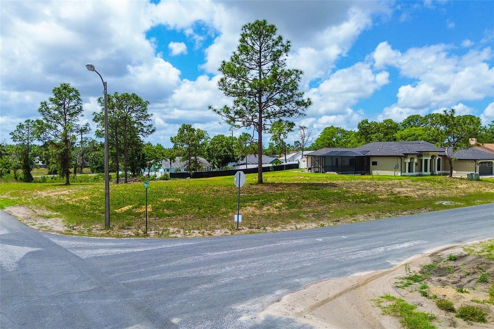 Listing photo id 4 for 13270 Lauren Drive