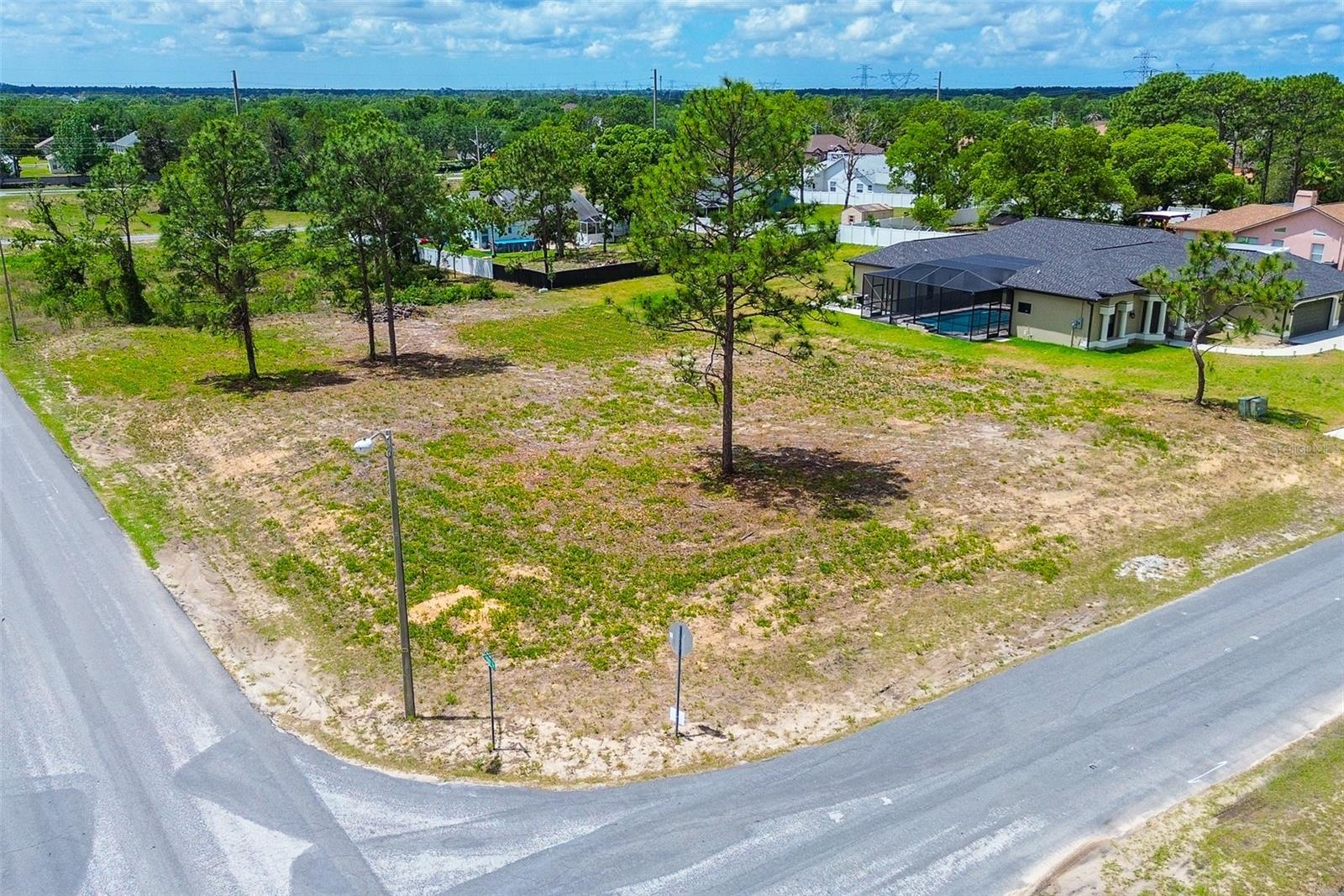 Listing photo id 5 for 13270 Lauren Drive