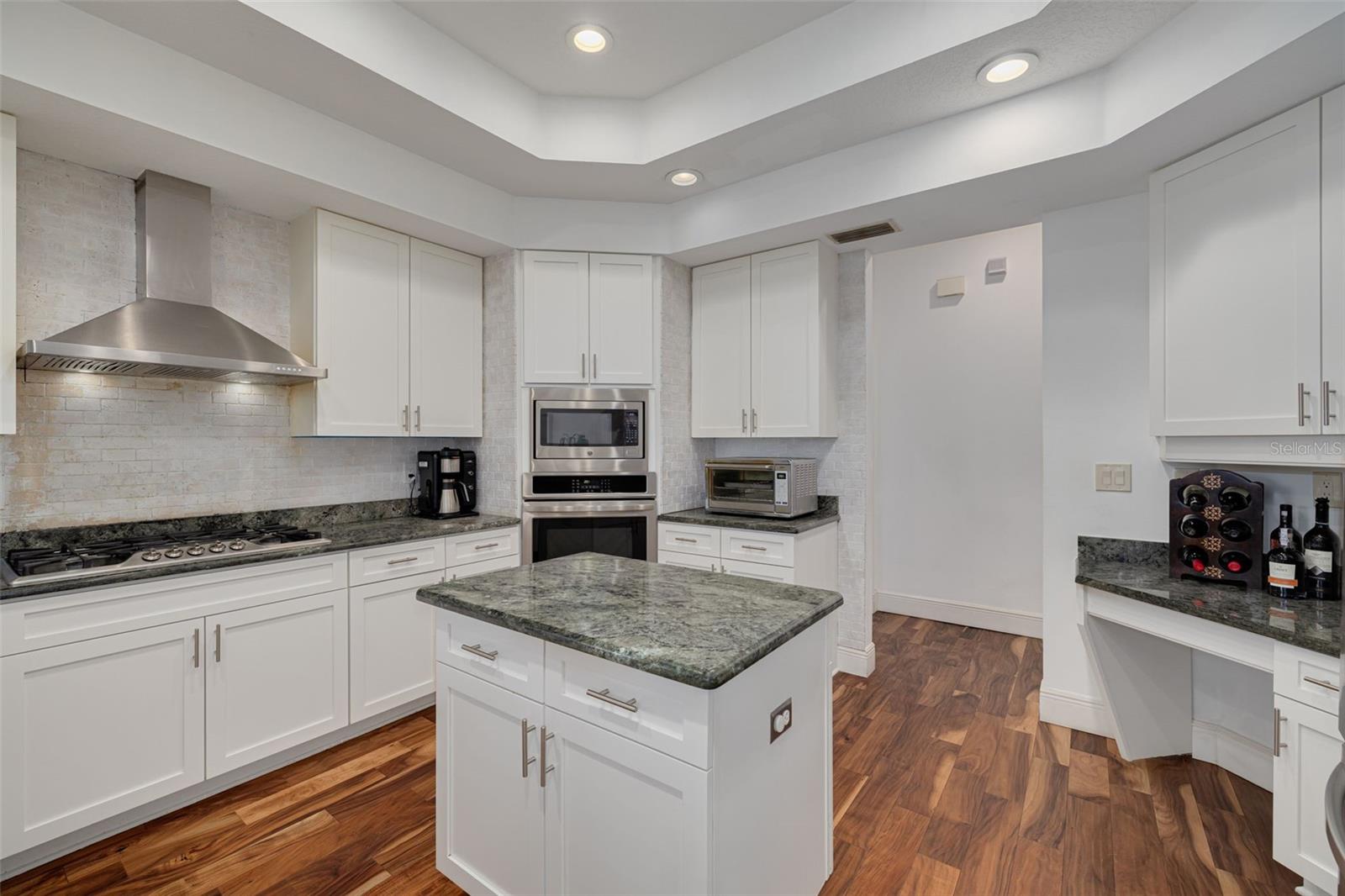 Image 12 of 45 For 4766 Royal Palm Circle Ne