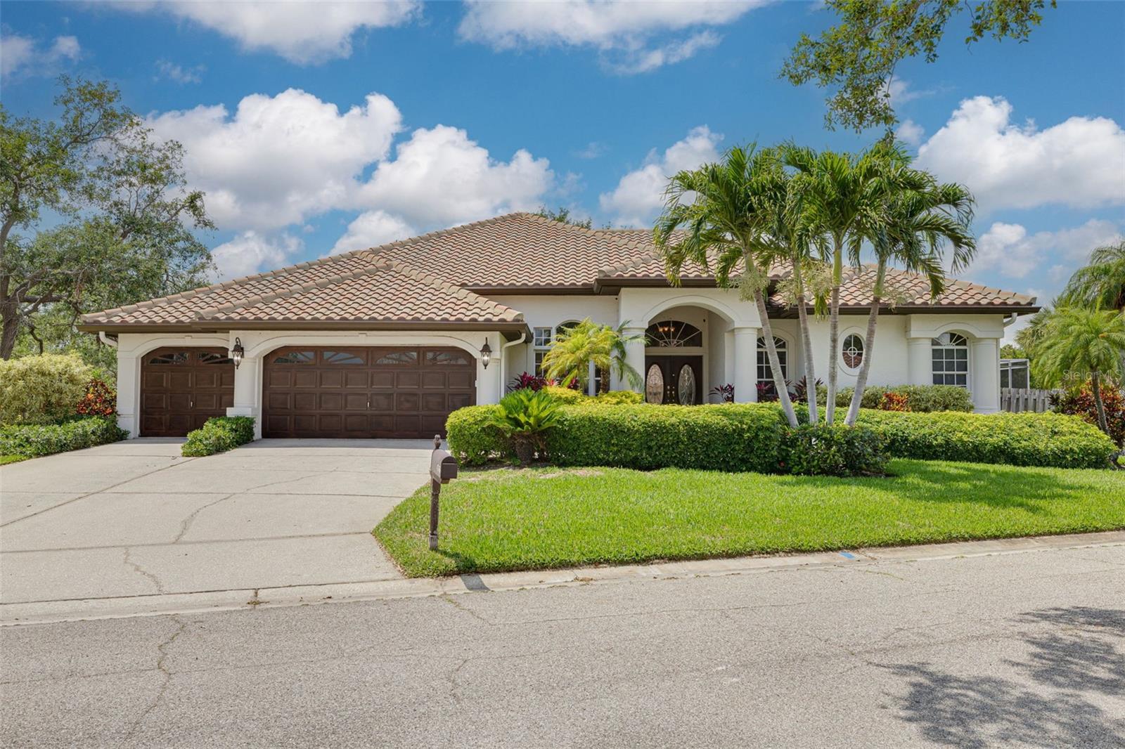 Image 2 of 45 For 4766 Royal Palm Circle Ne