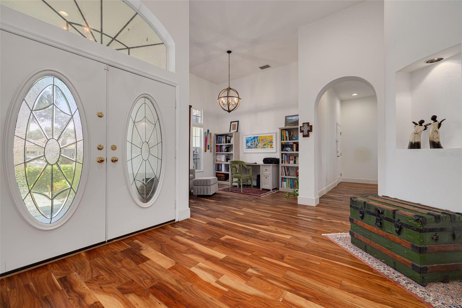 Image 7 of 45 For 4766 Royal Palm Circle Ne