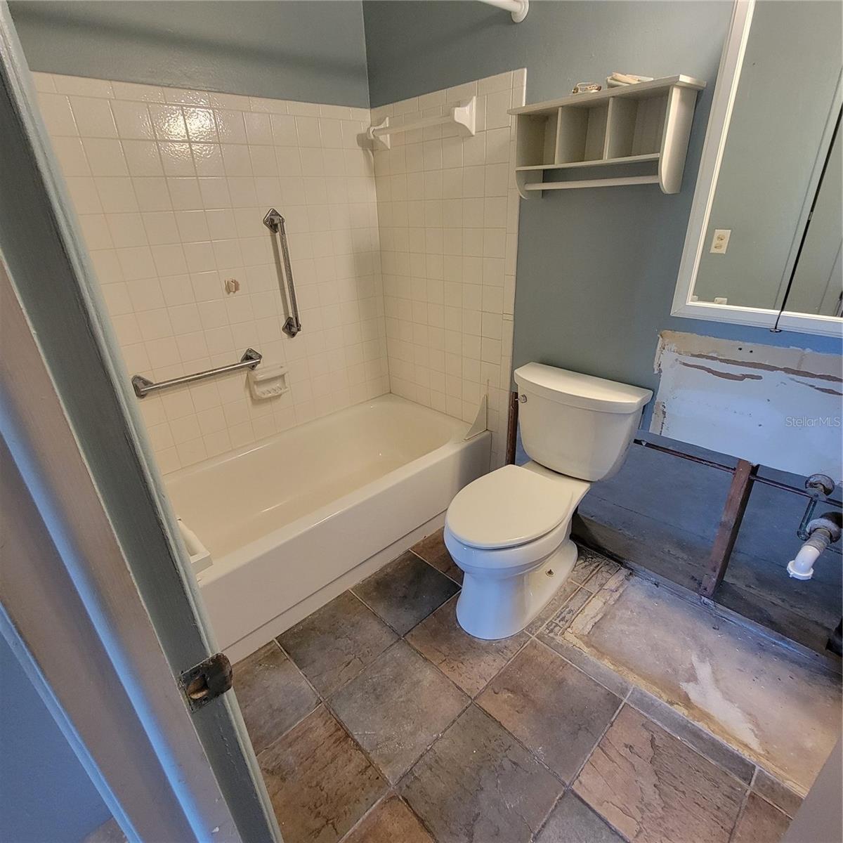 Image 13 of 23 For 1234 11th Circle Se