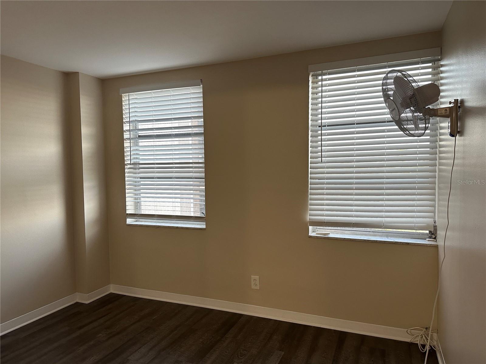 Image 18 of 29 For 10355 Paradise Boulevard 414