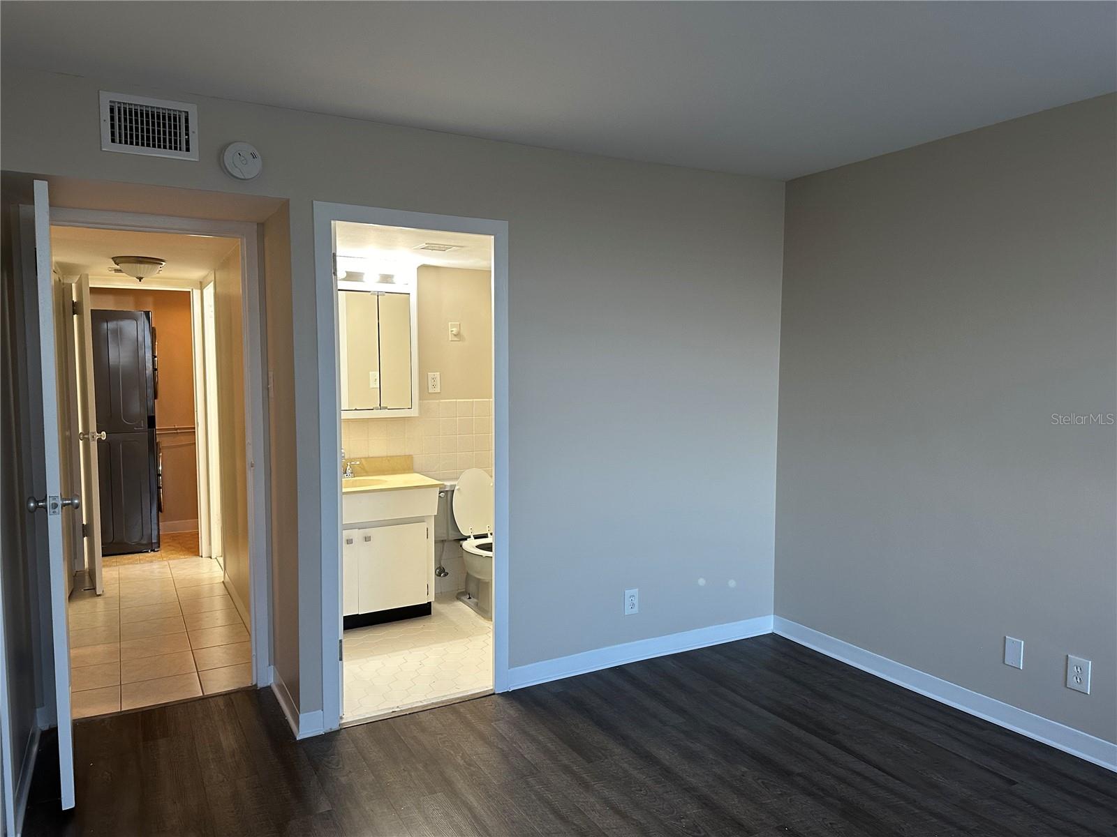 Image 19 of 29 For 10355 Paradise Boulevard 414