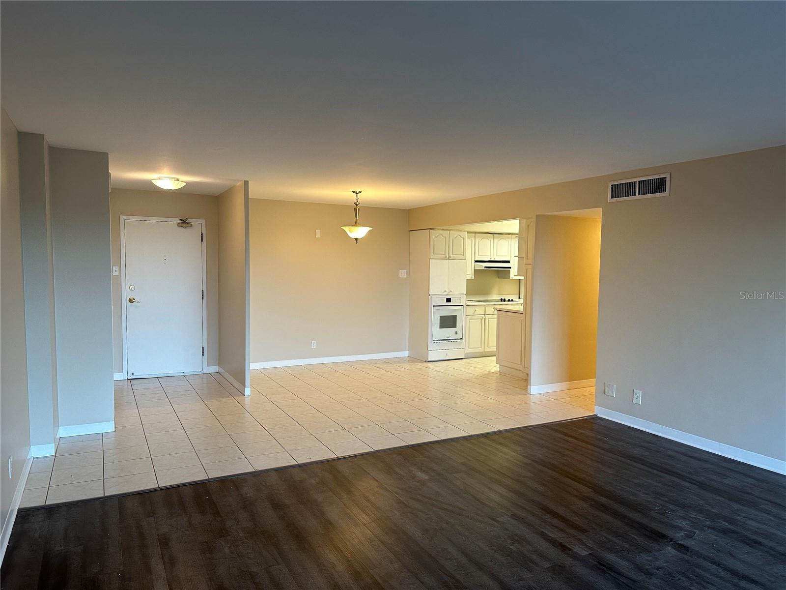 Image 7 of 29 For 10355 Paradise Boulevard 414
