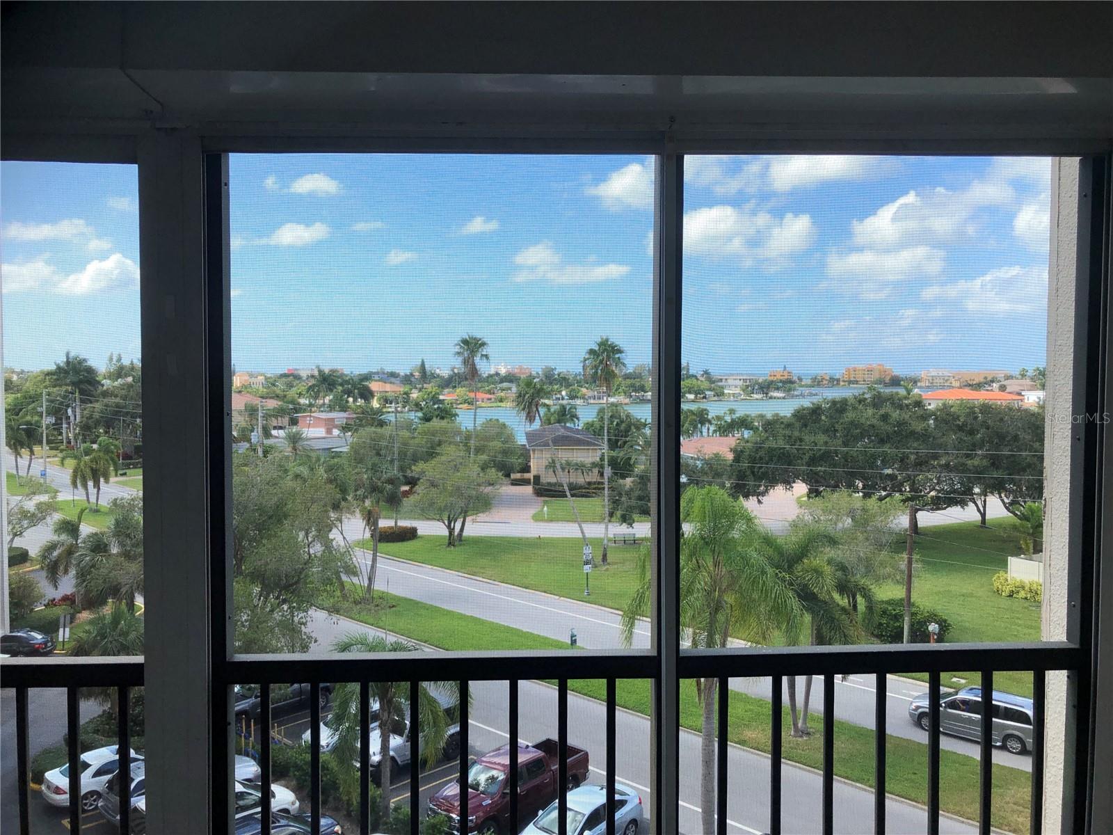 Image 9 of 29 For 10355 Paradise Boulevard 414