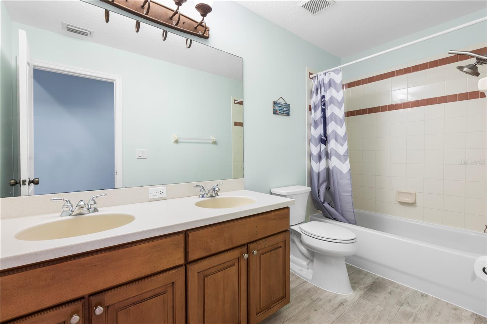 Image 40 of 70 For 1858 Mira Lago Circle