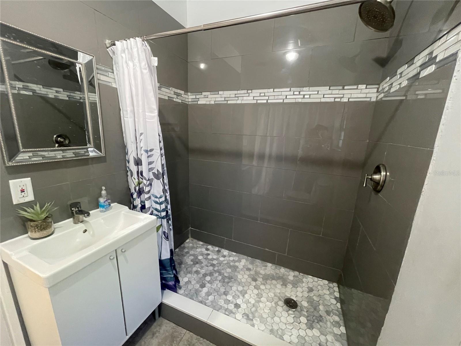 Image 16 of 35 For 3515 8th Avenue