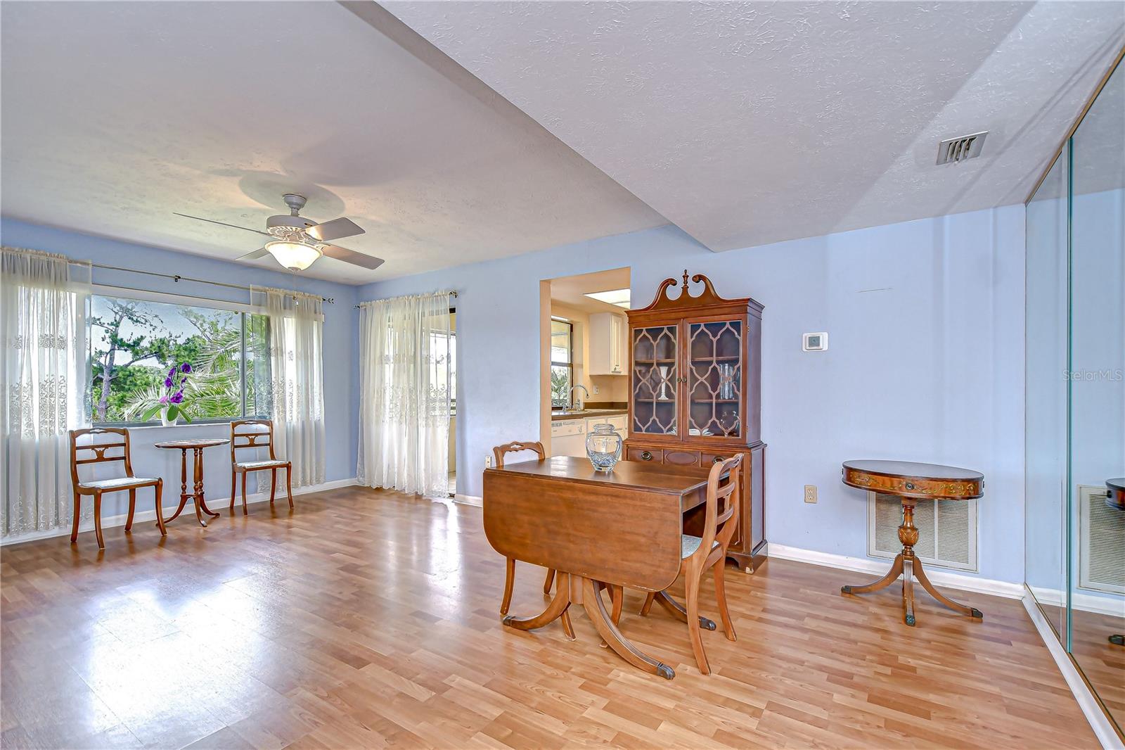 Image 11 of 30 For 13602 Village Drive 1309