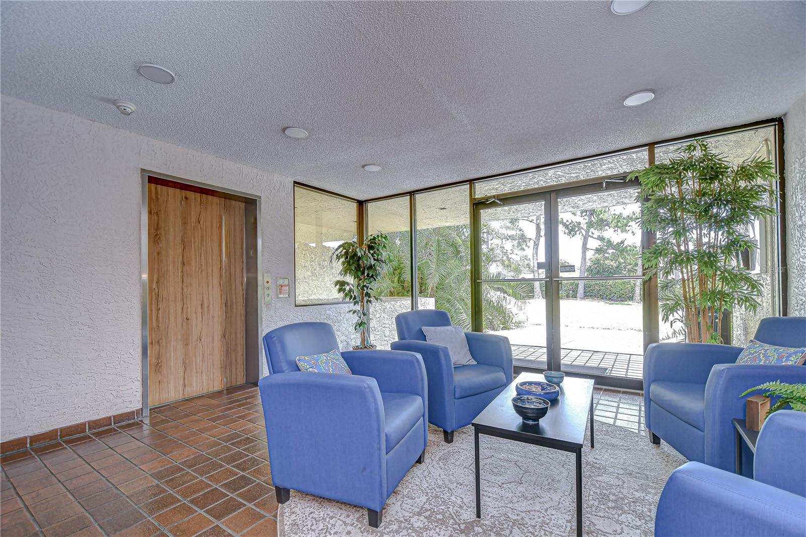 Image 4 of 30 For 13602 Village Drive 1309