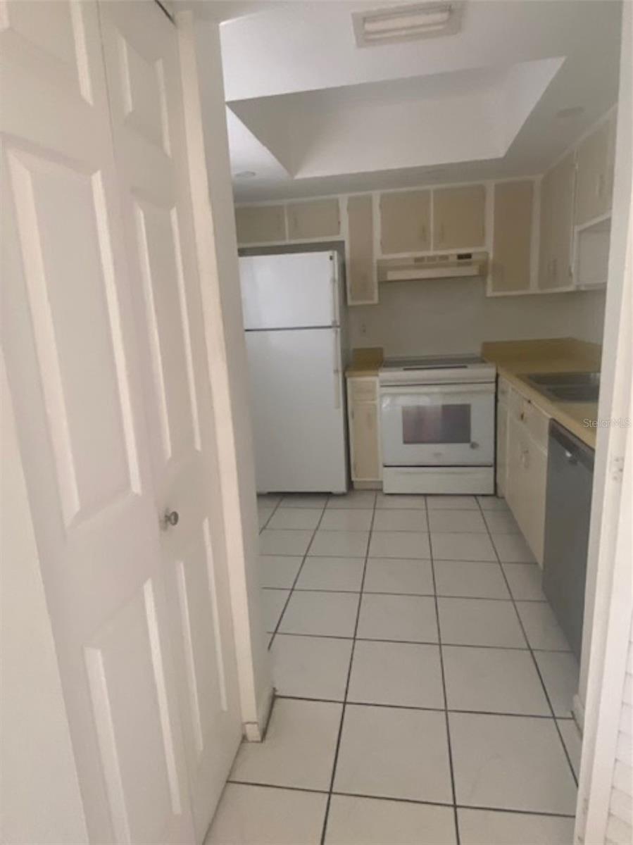 Image 6 of 7 For 6328 Newtown Circle 28b2