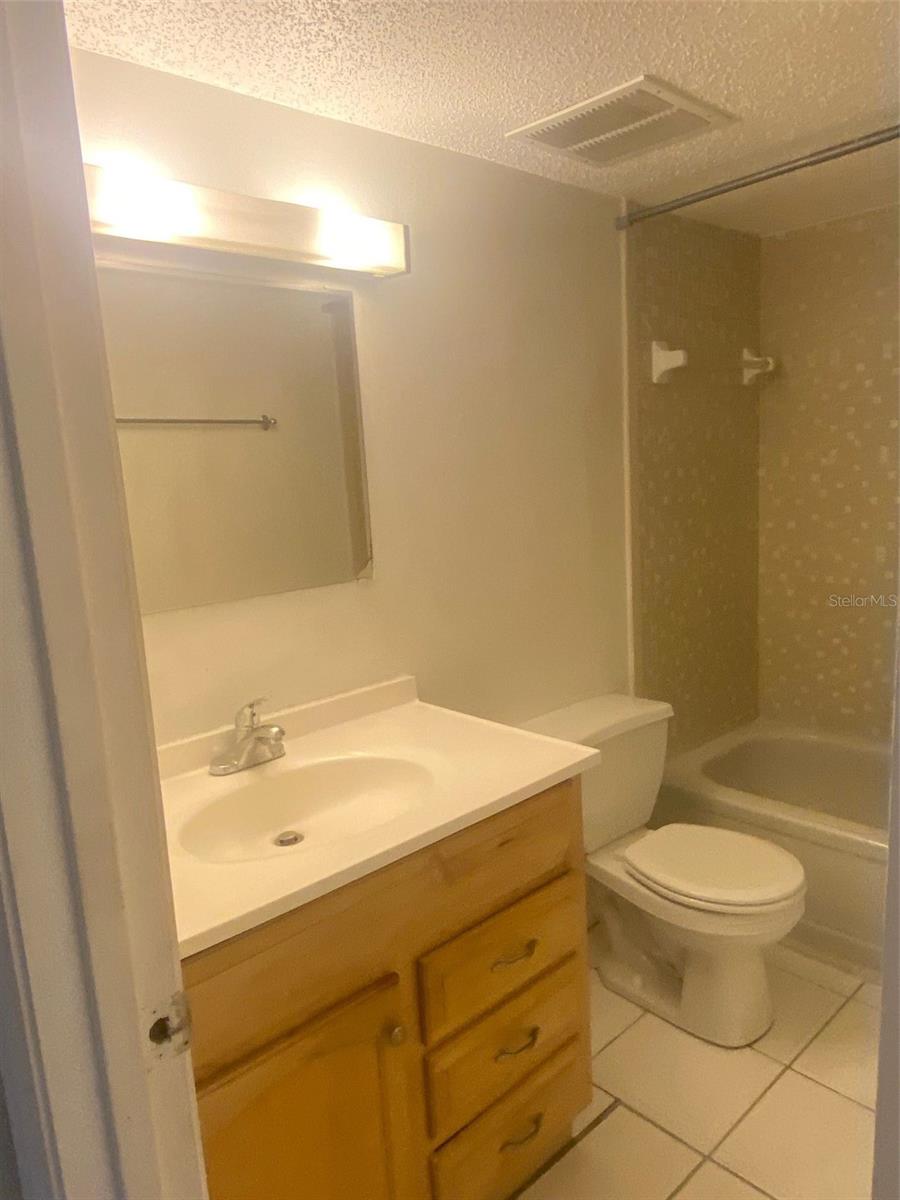 Image 7 of 7 For 6328 Newtown Circle 28b2