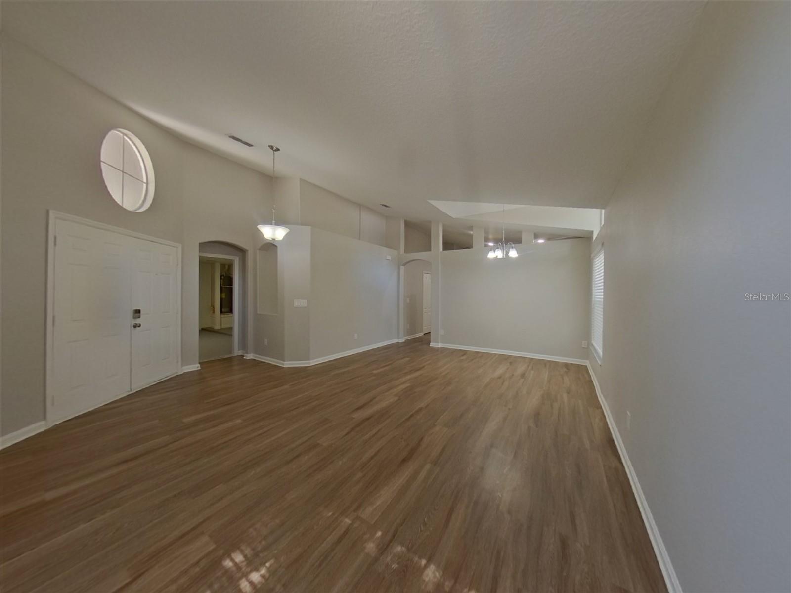 Image 2 of 19 For 2512 Meadow Oaks Loop