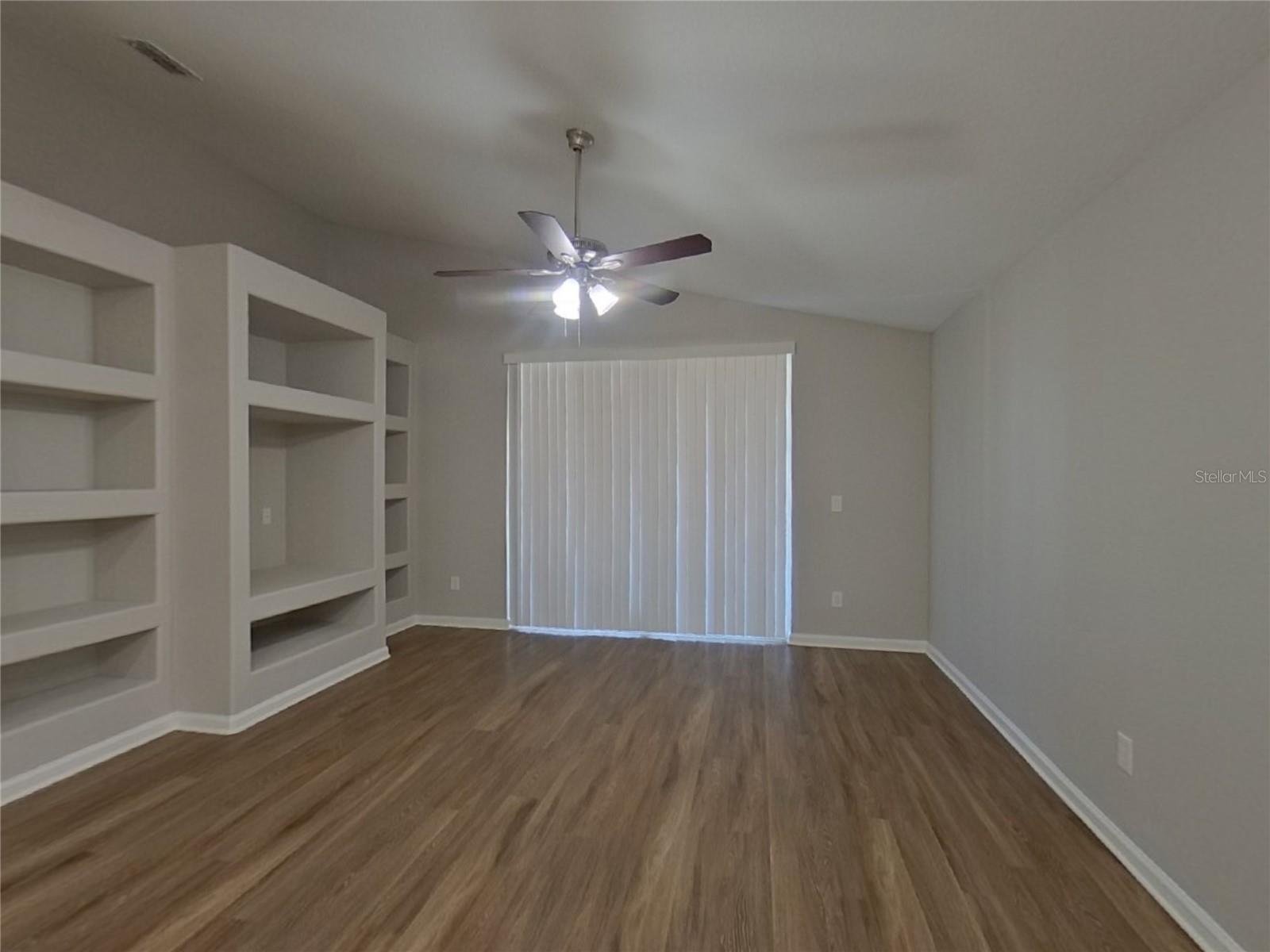 Image 3 of 19 For 2512 Meadow Oaks Loop