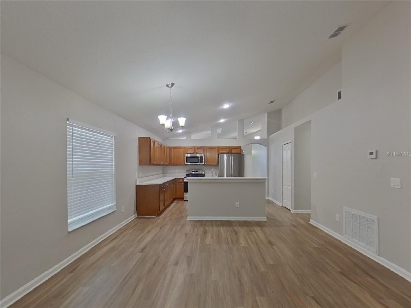 Image 6 of 19 For 2512 Meadow Oaks Loop