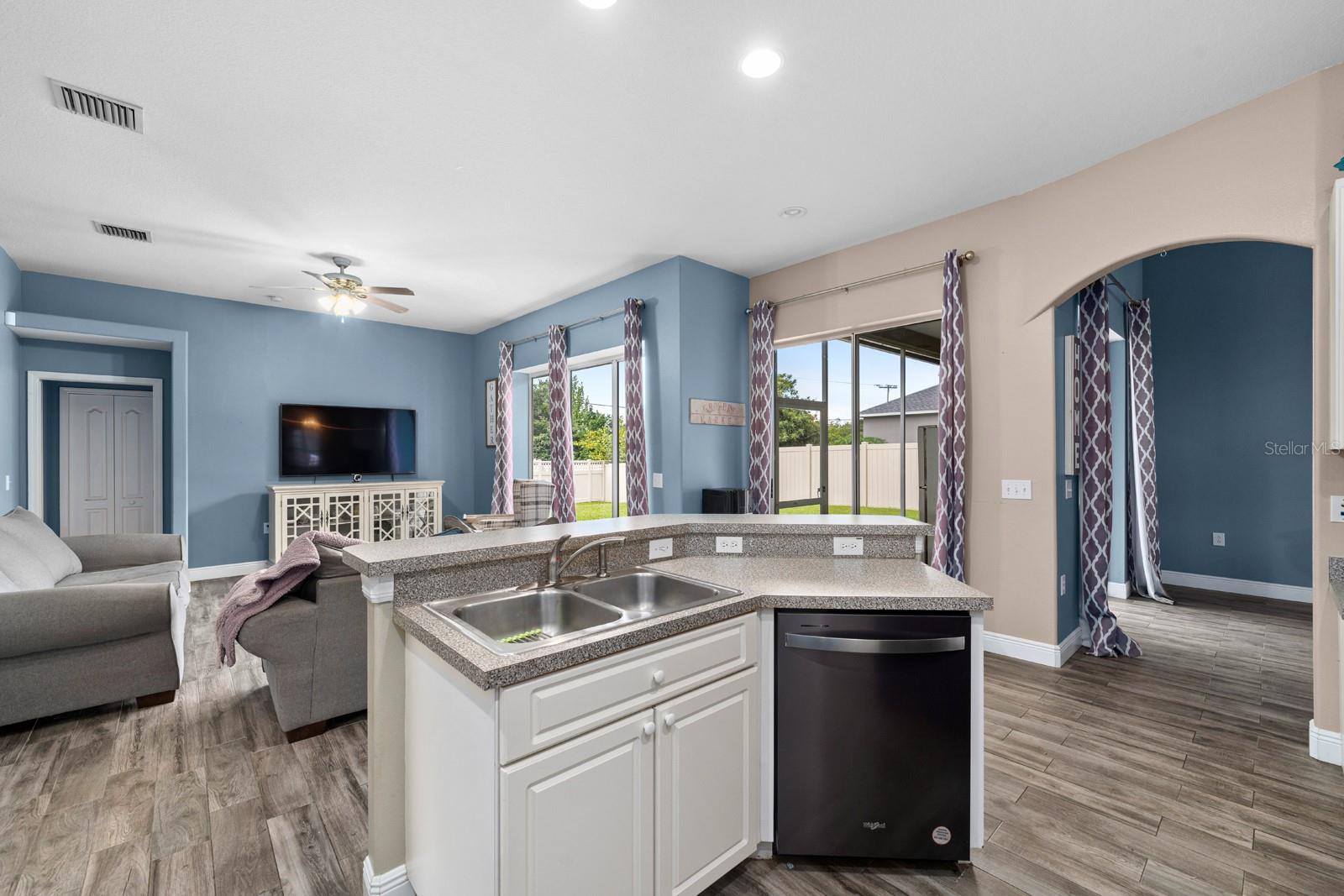 Image 13 of 40 For 2808 Abbey Grove Drive