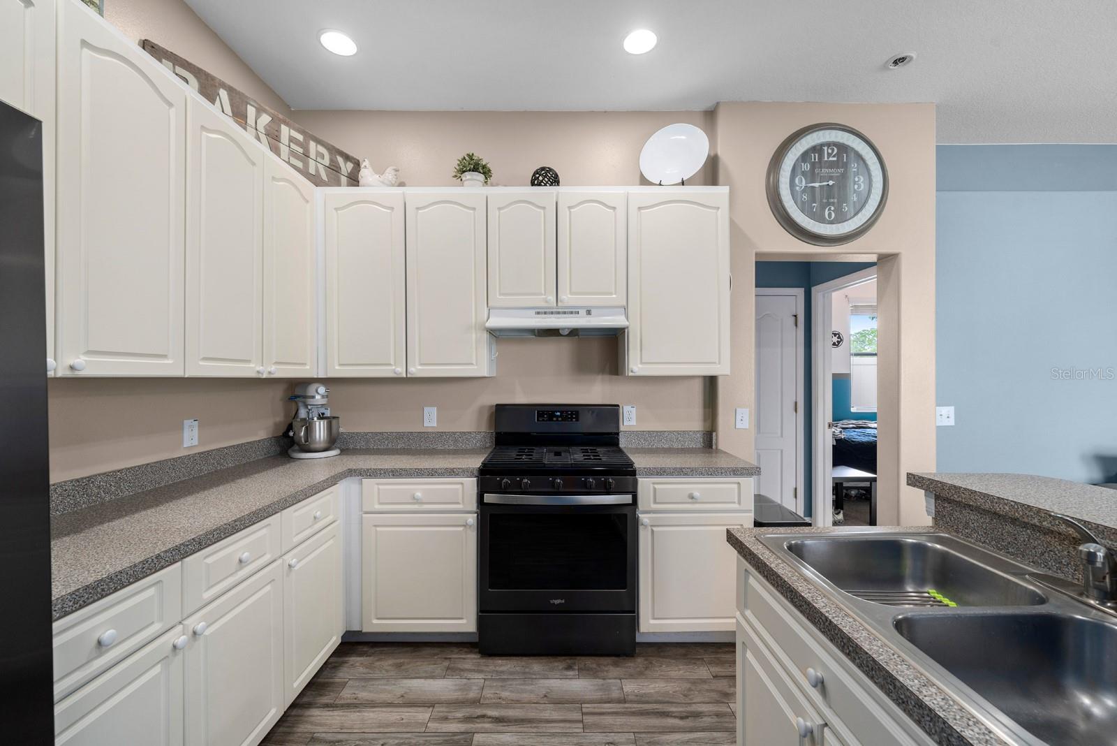 Image 14 of 40 For 2808 Abbey Grove Drive