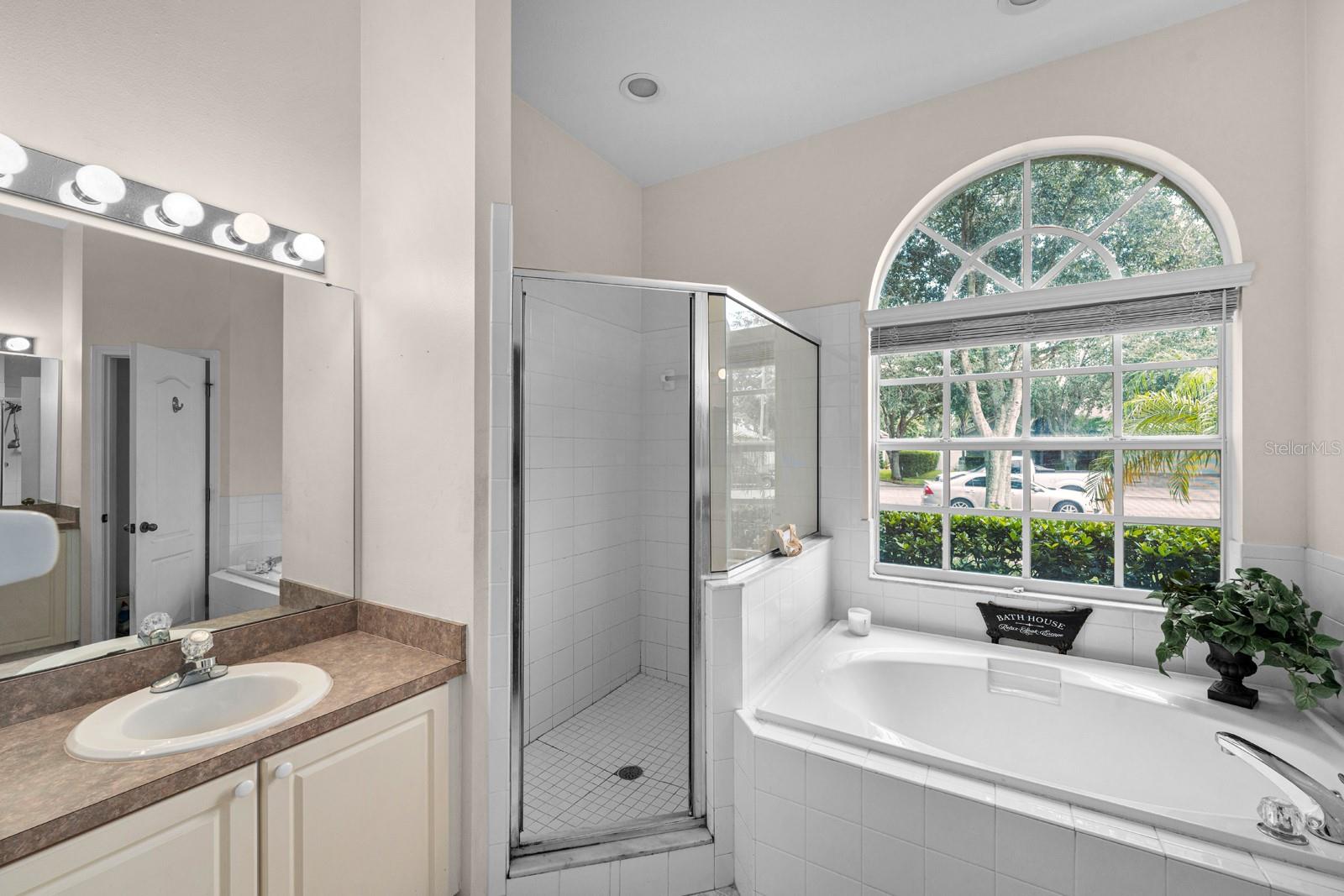 Image 27 of 40 For 2808 Abbey Grove Drive