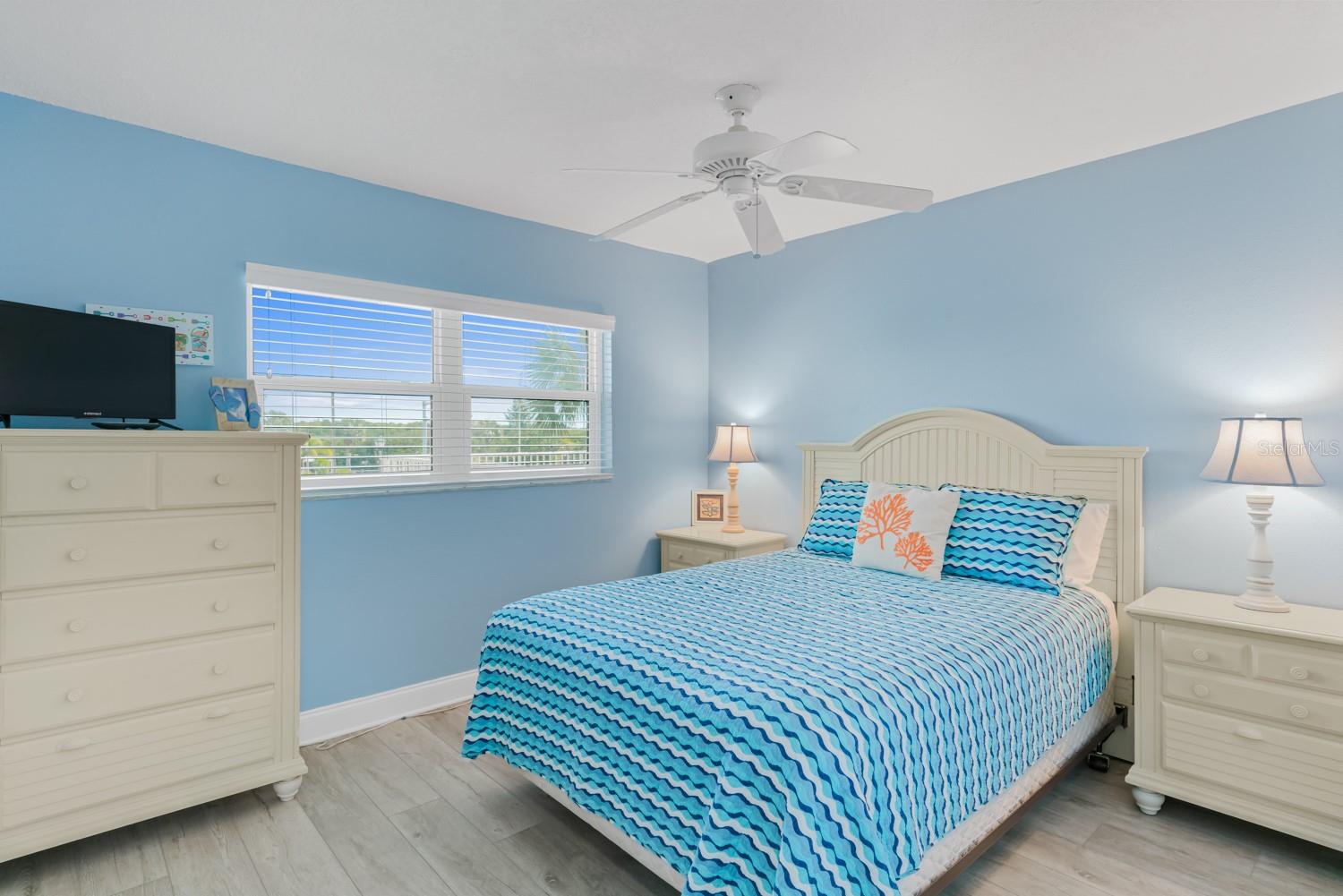 Image 10 of 43 For 18650 Gulf Boulevard 203