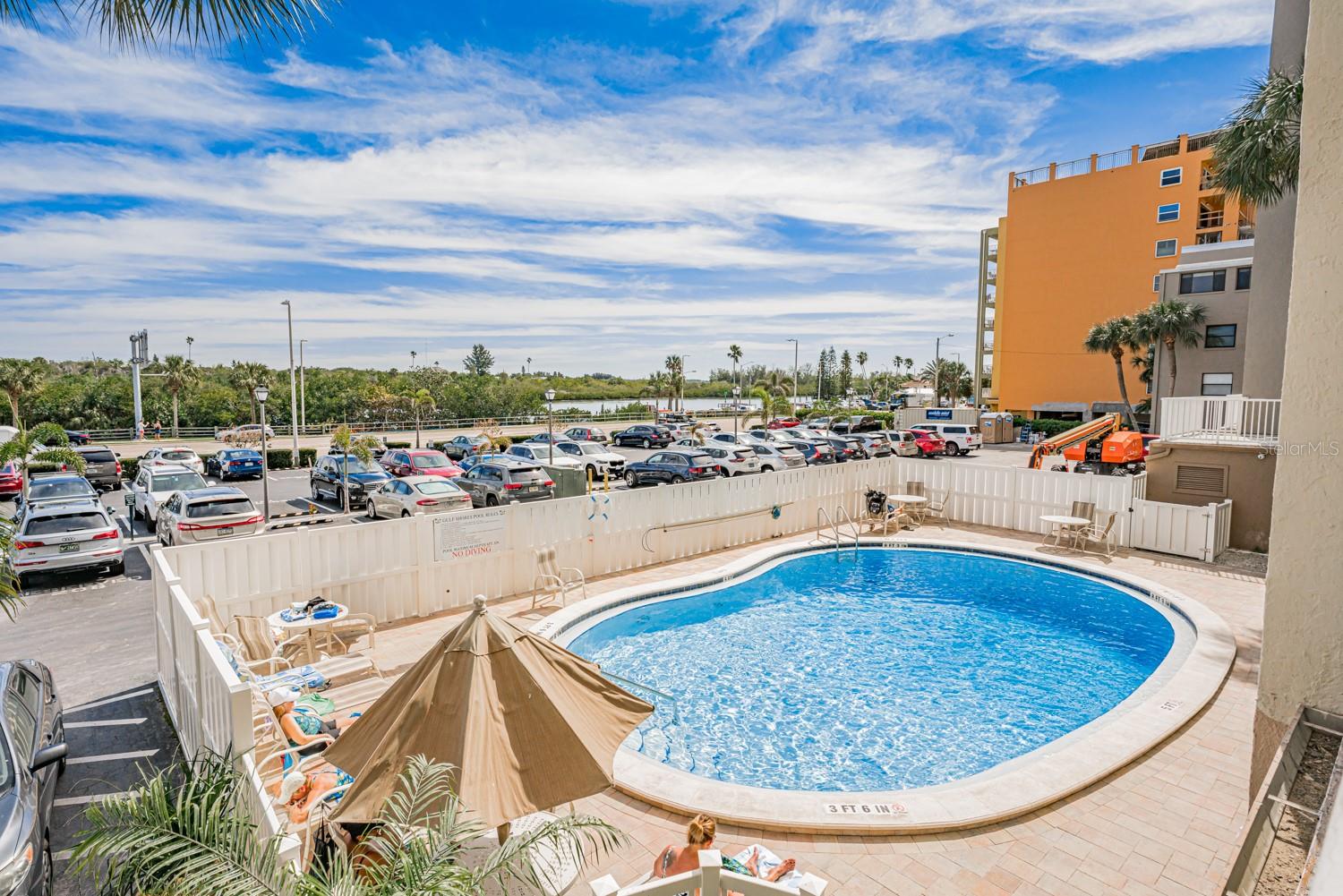 Image 13 of 43 For 18650 Gulf Boulevard 203