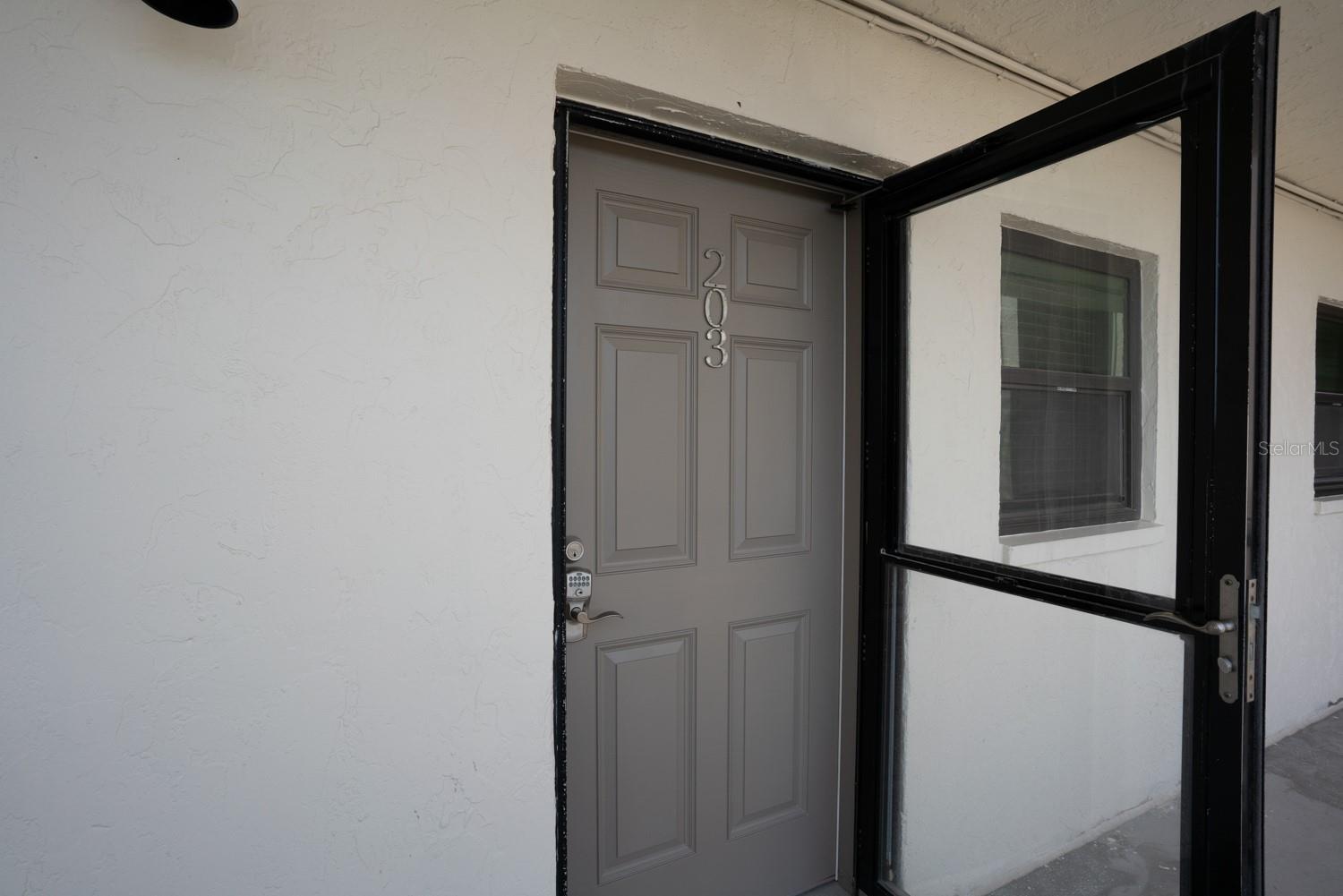 Image 17 of 43 For 18650 Gulf Boulevard 203