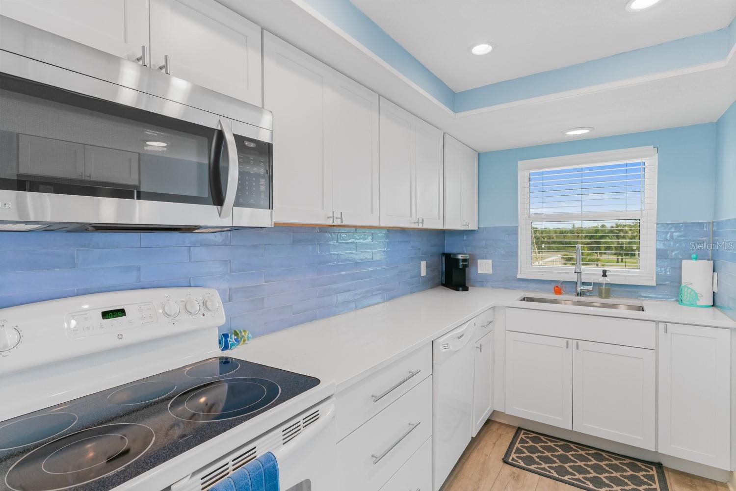 Image 22 of 43 For 18650 Gulf Boulevard 203