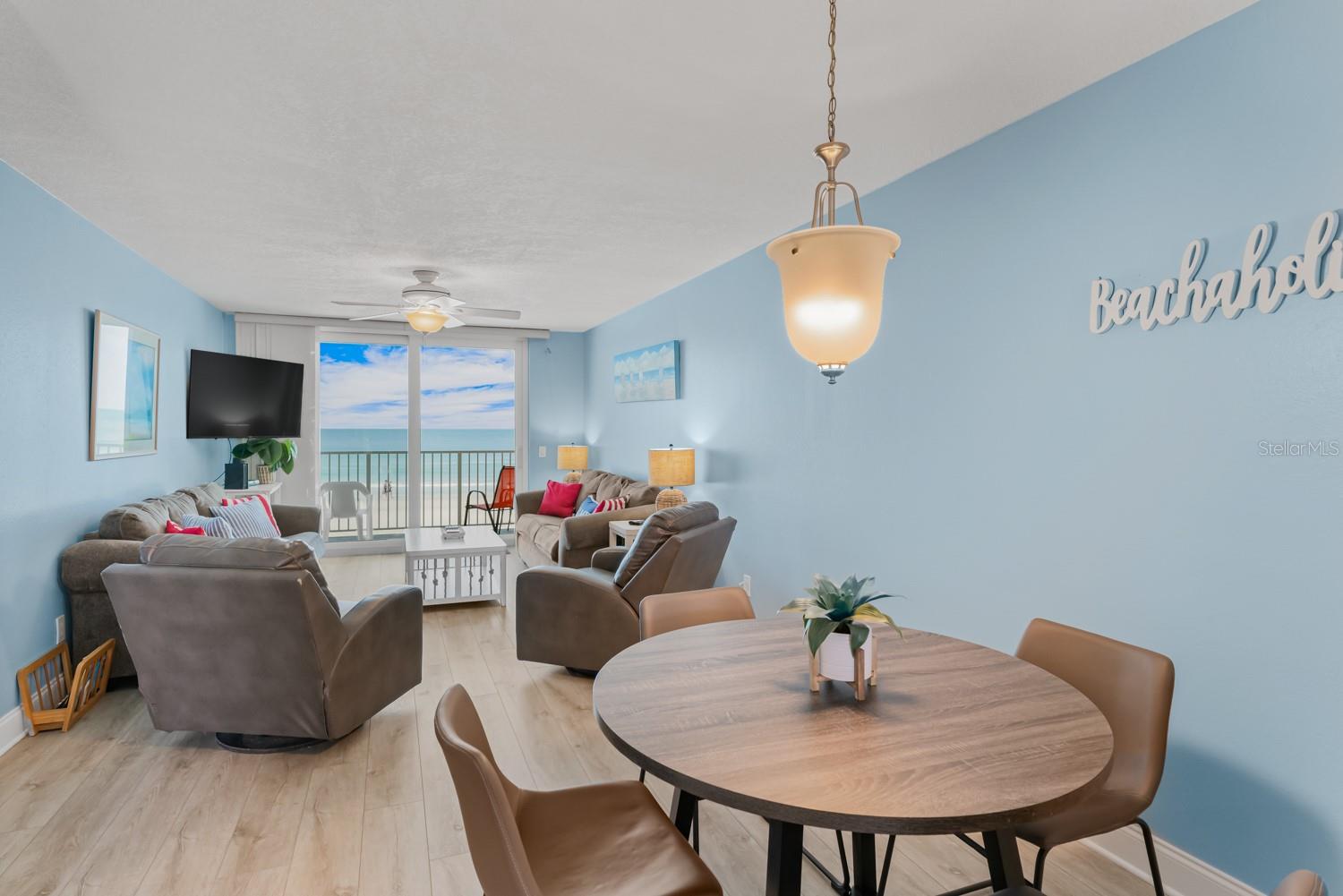 Image 23 of 43 For 18650 Gulf Boulevard 203