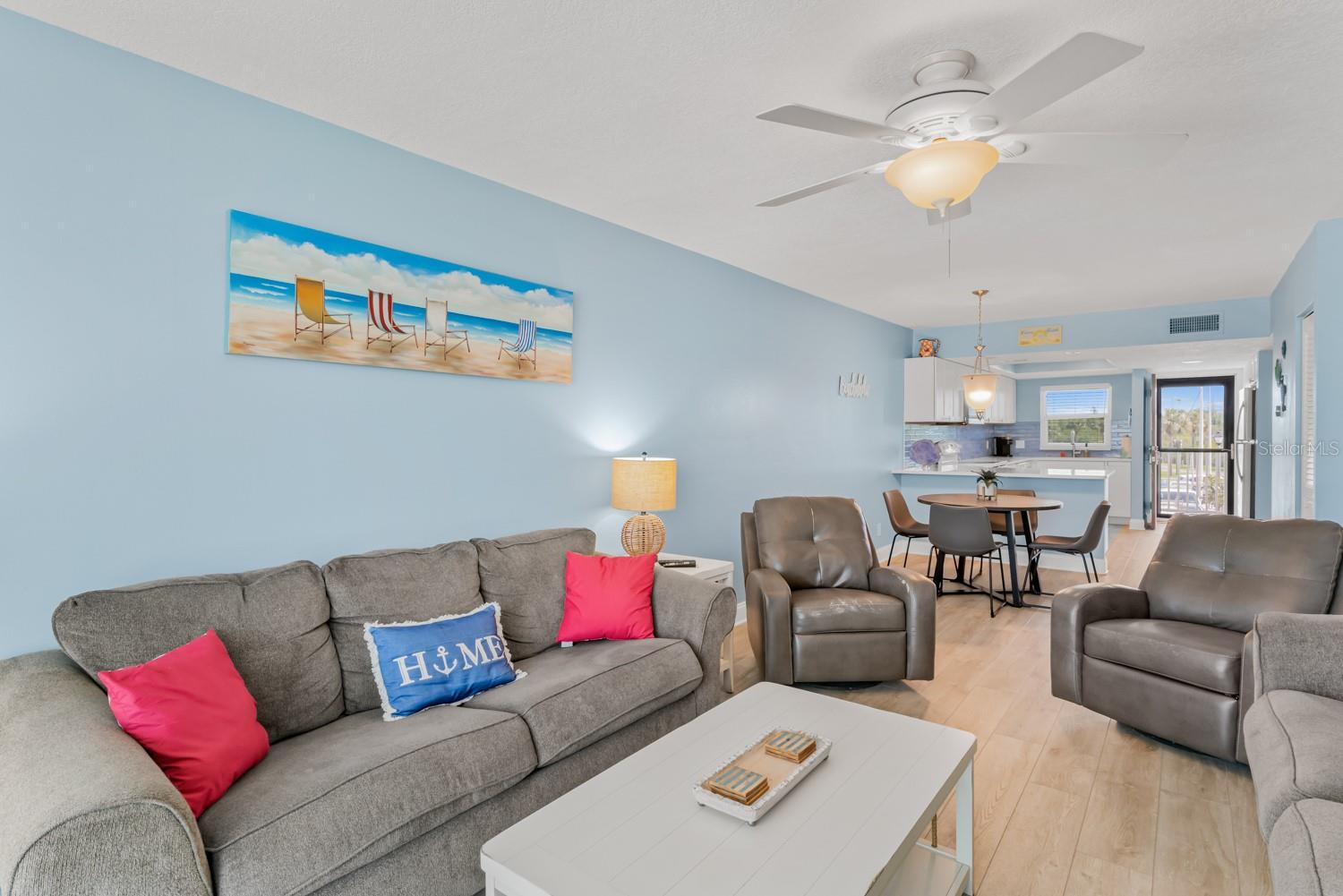 Image 27 of 43 For 18650 Gulf Boulevard 203