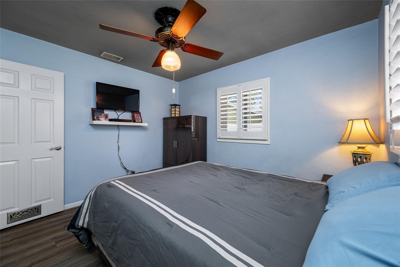 Image 32 of 47 For 8444 8th Way N