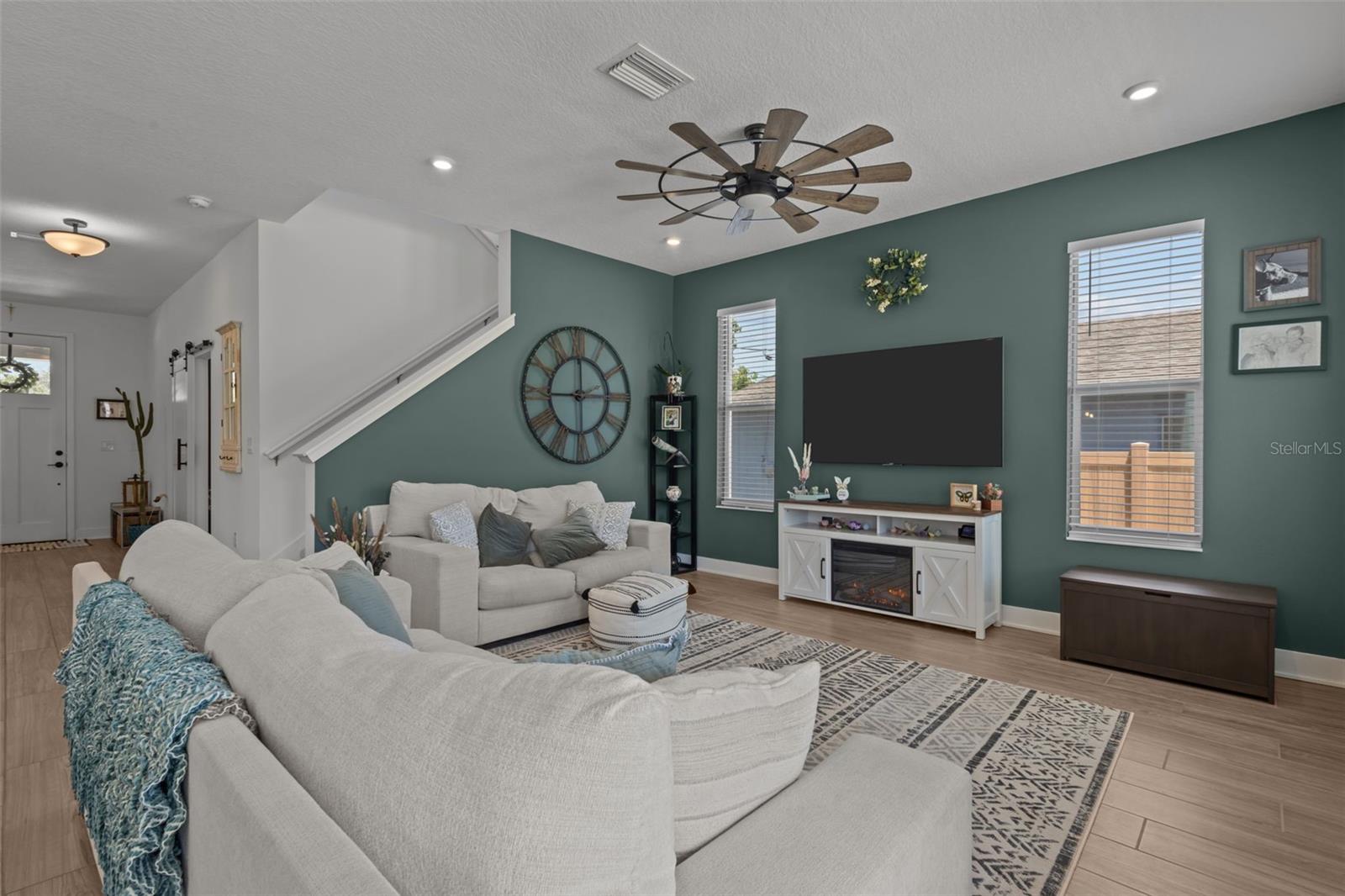 Image 14 of 45 For 710 River Heights Avenue