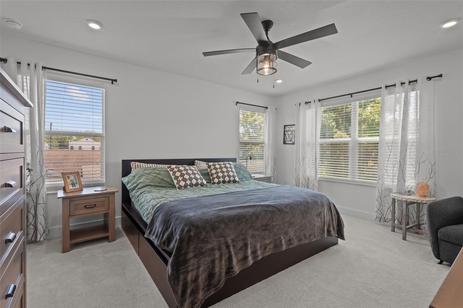 Image 21 of 45 For 710 River Heights Avenue