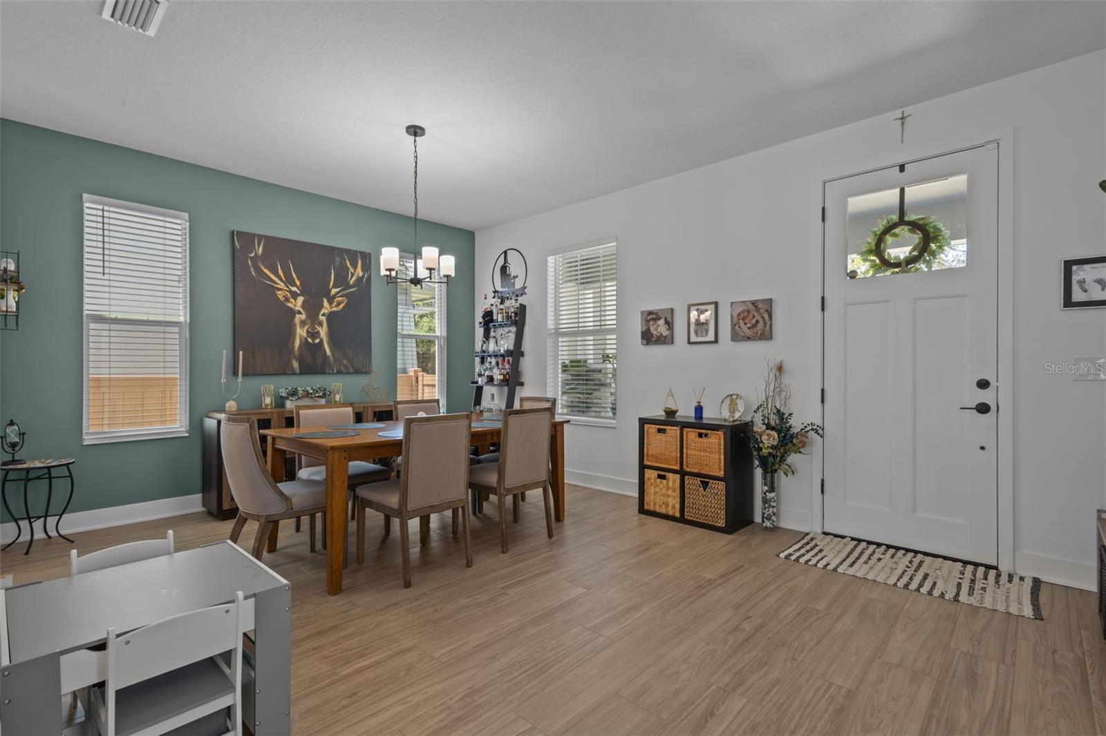 Image 4 of 45 For 710 River Heights Avenue