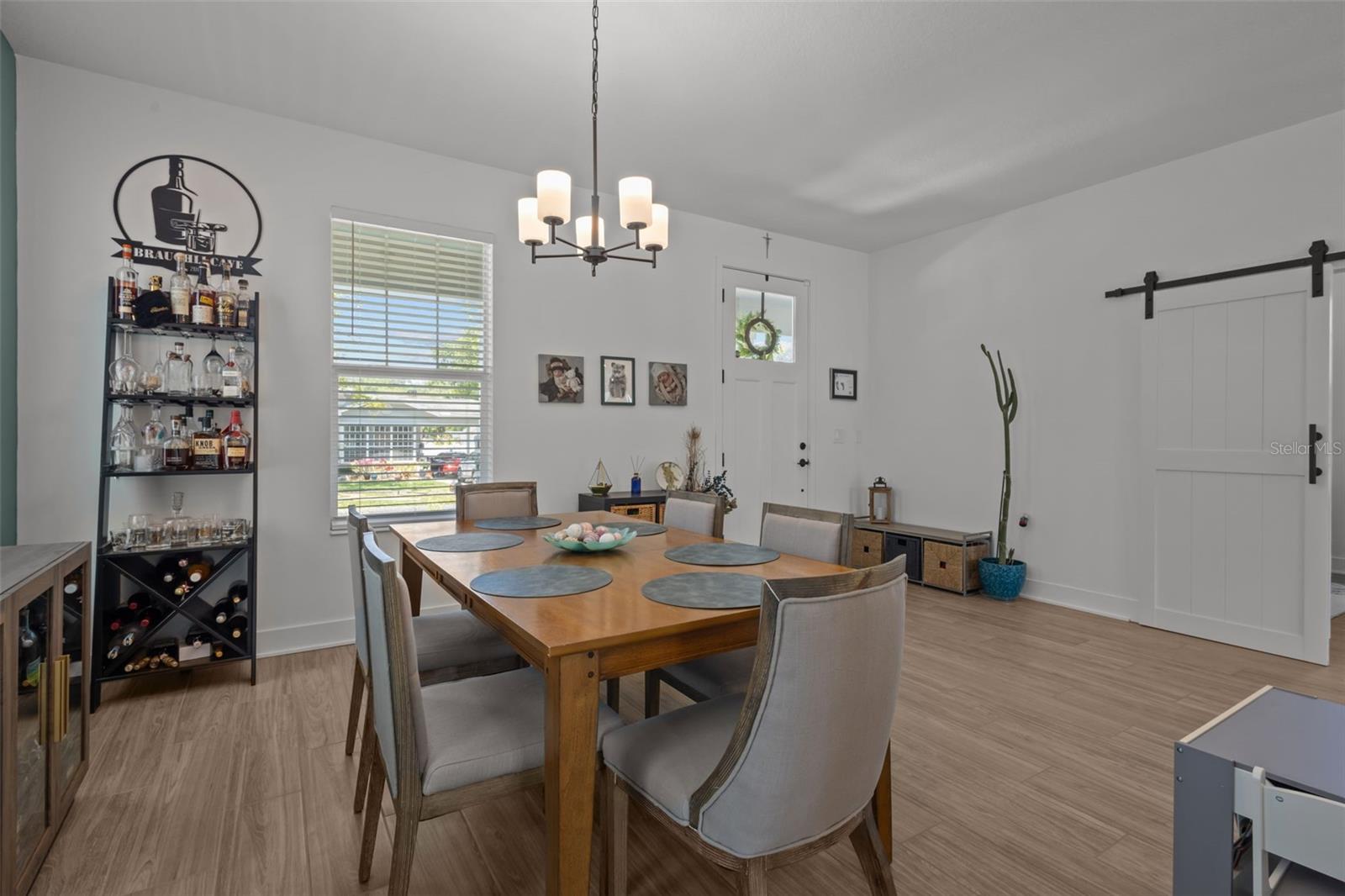 Image 6 of 45 For 710 River Heights Avenue