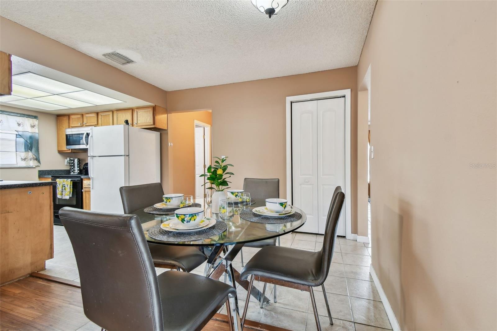 Image 23 of 92 For 8531 Woodcrest Drive