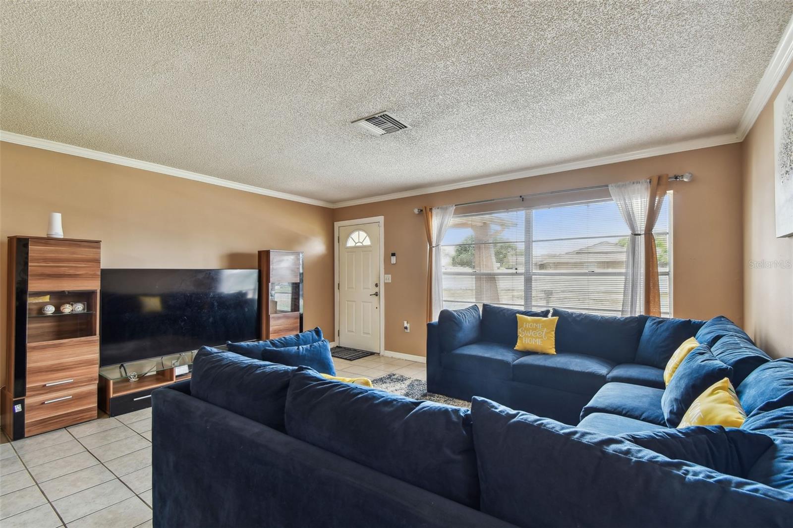 Image 8 of 92 For 8531 Woodcrest Drive