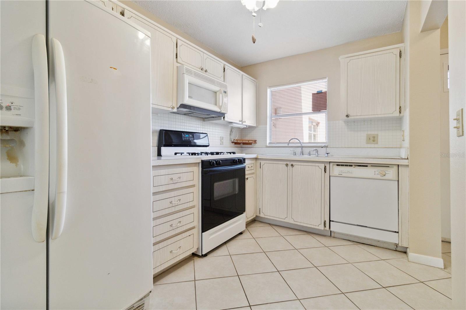 Image 14 of 30 For 5623 80th Street N 202
