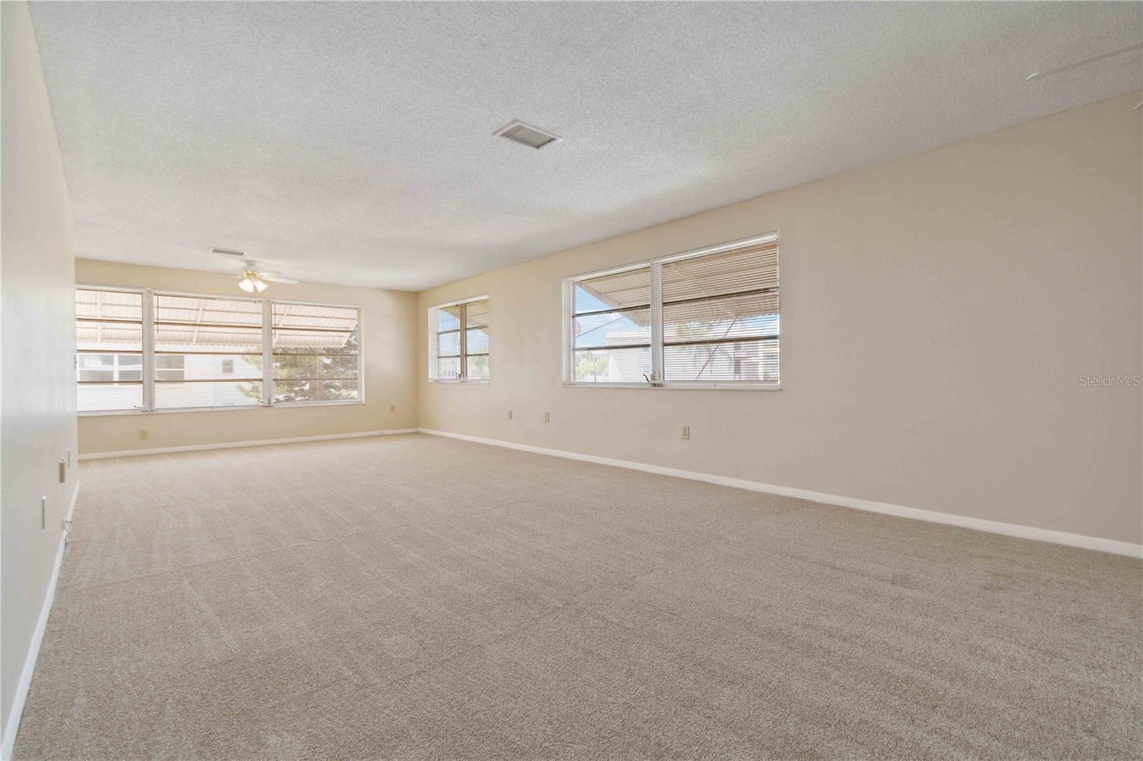 Image 9 of 30 For 5623 80th Street N 202