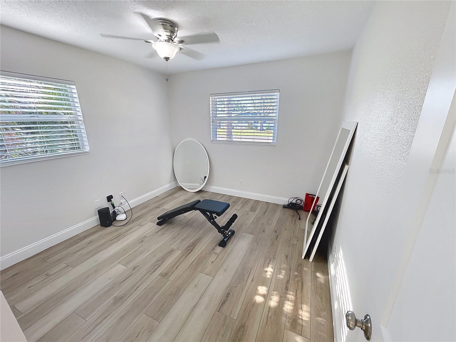 Image 10 of 16 For 4715 Chapin Avenue