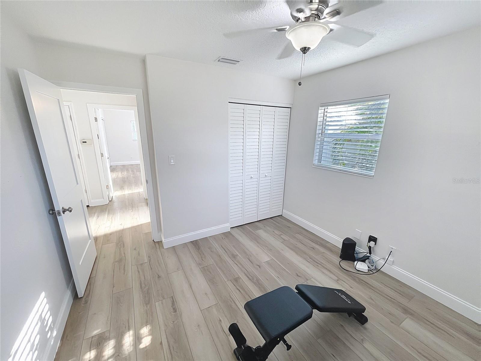 Image 11 of 16 For 4715 Chapin Avenue