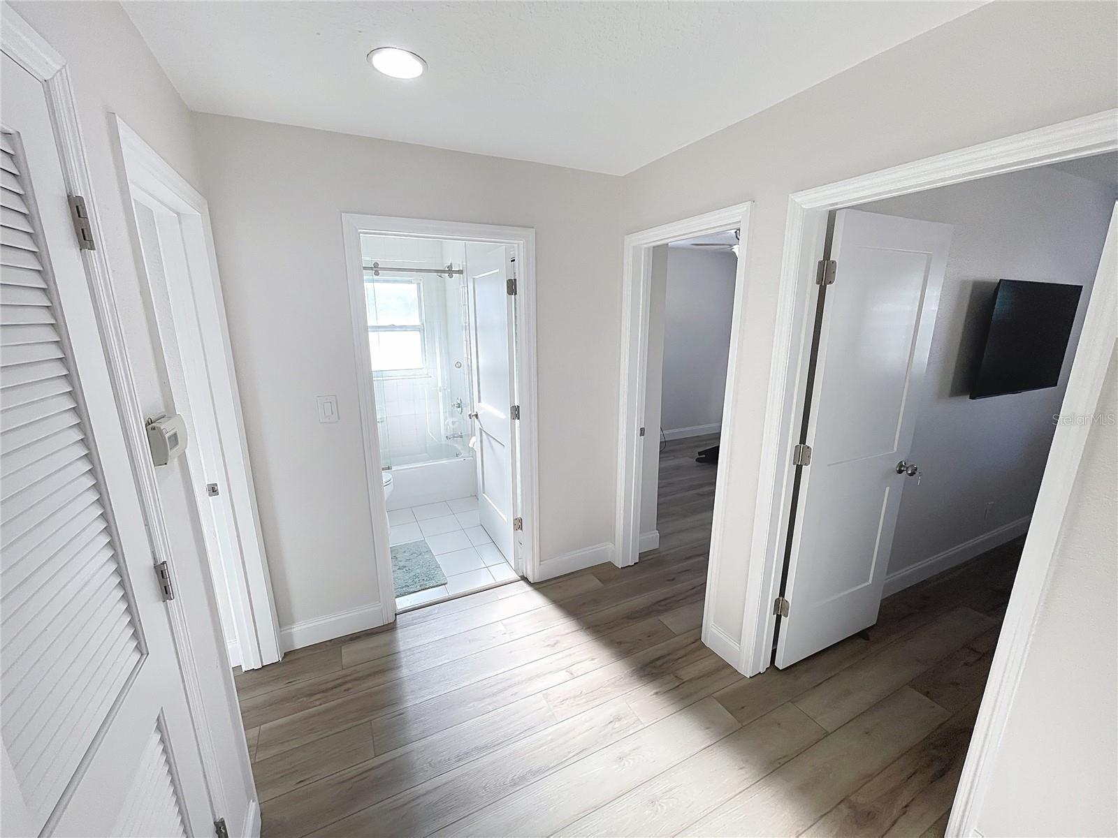 Image 14 of 16 For 4715 Chapin Avenue