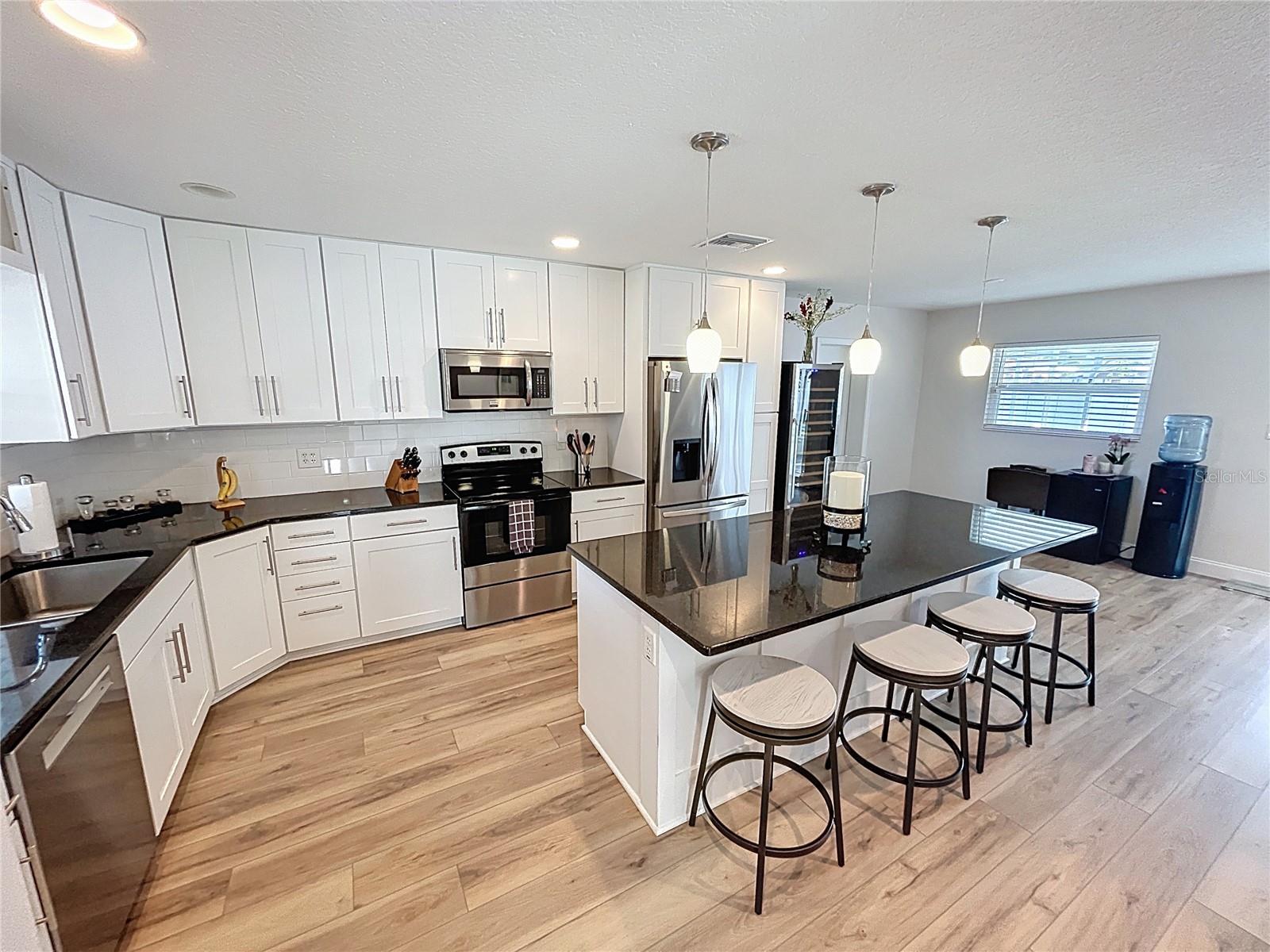 Image 2 of 16 For 4715 Chapin Avenue