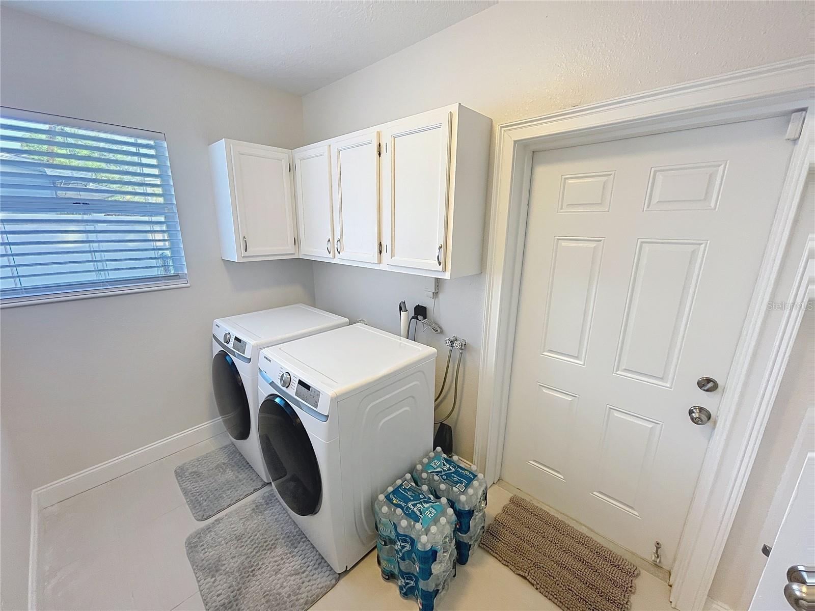 Image 6 of 16 For 4715 Chapin Avenue