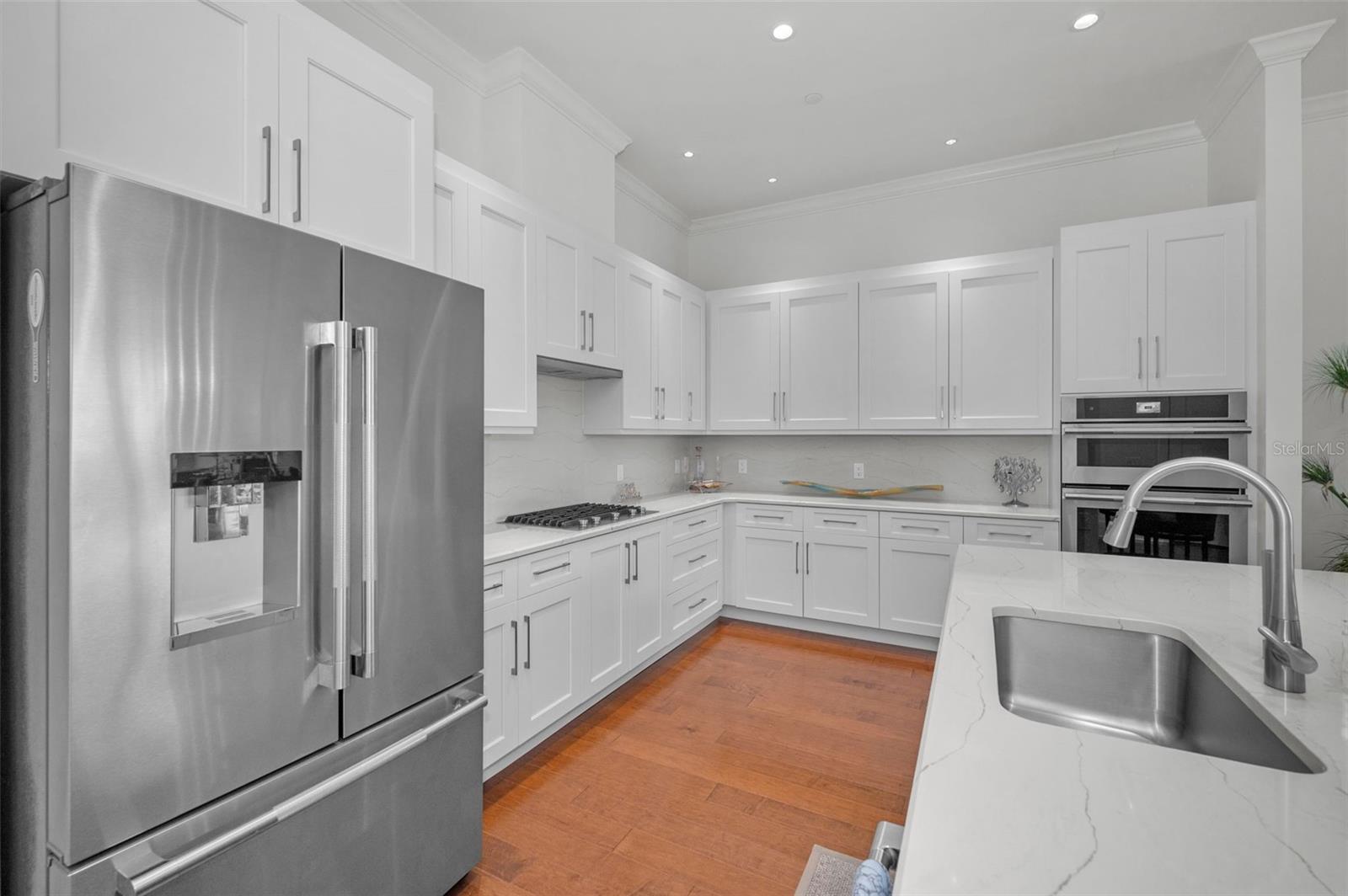 Listing photo id 12 for 15 Palm Terrace