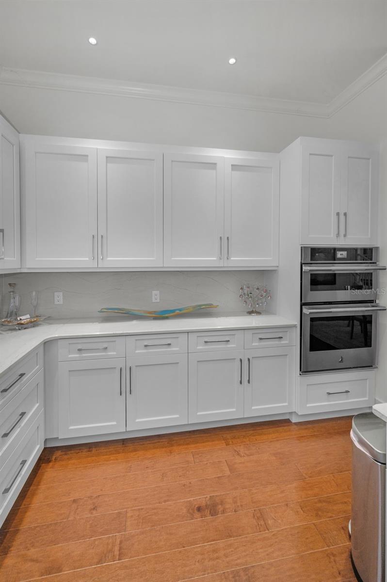 Listing photo id 13 for 15 Palm Terrace
