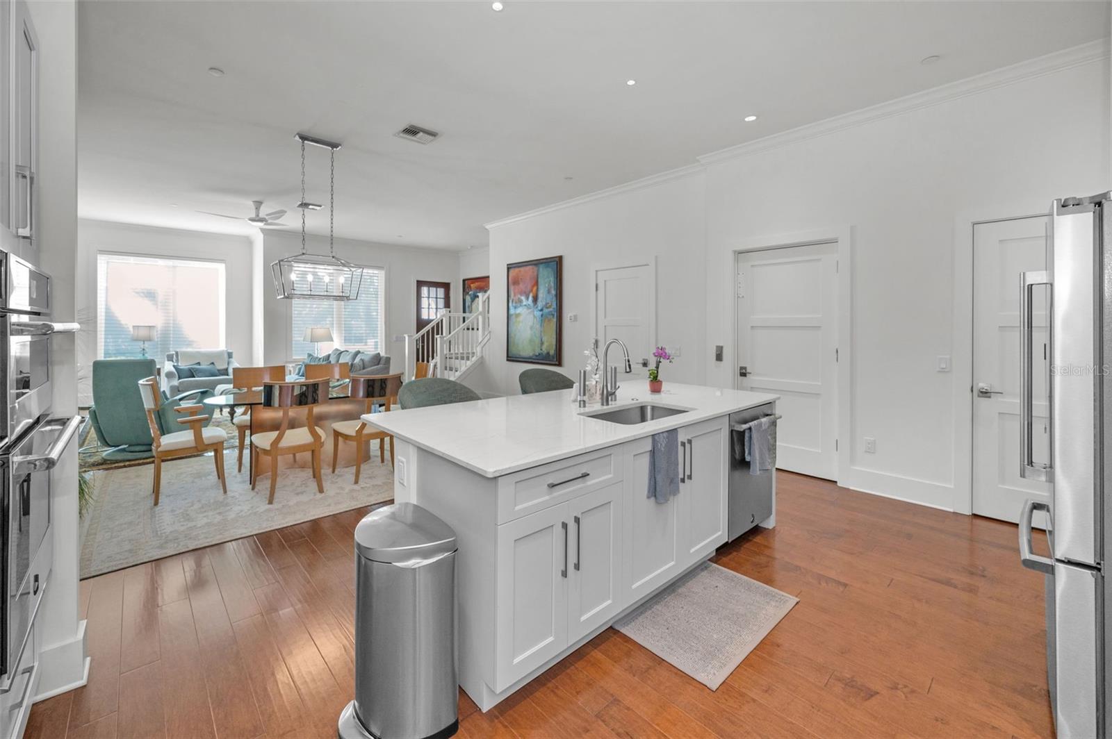 Listing photo id 16 for 15 Palm Terrace
