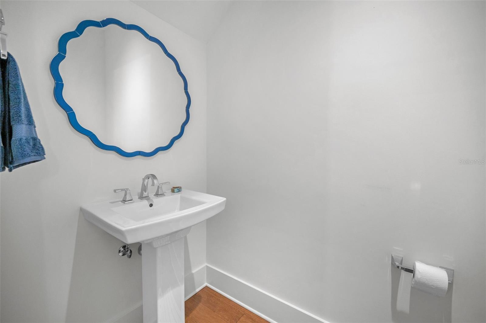 Listing photo id 17 for 15 Palm Terrace