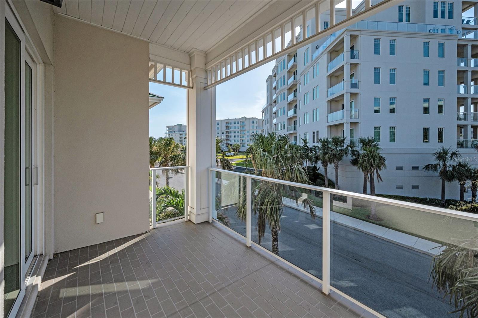 Listing photo id 27 for 15 Palm Terrace